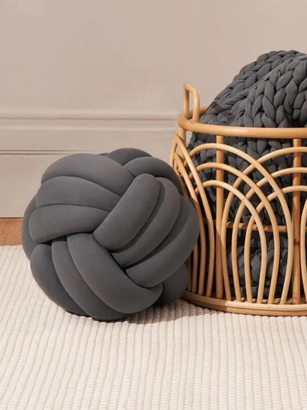 Bearaby Hugget Knot Pillow Large Asteroid grey new $149 retail